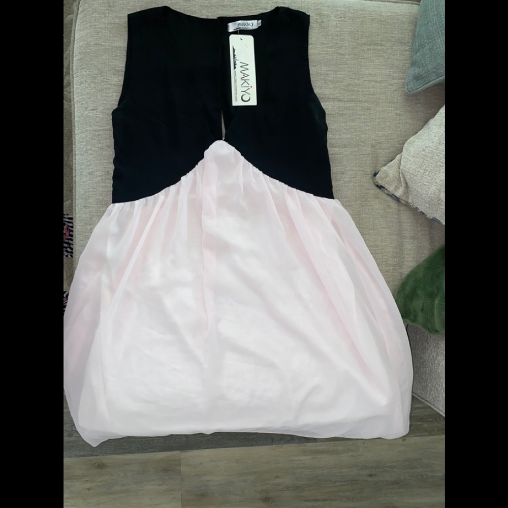 Knee length pink and black makiyo dress